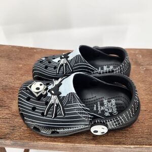 CROCS- Toddlers' Nightmare Before Christmas Classic Clog, size 9